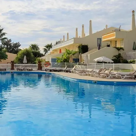 Ponta Grande 21 * Αλμπουφέιρα