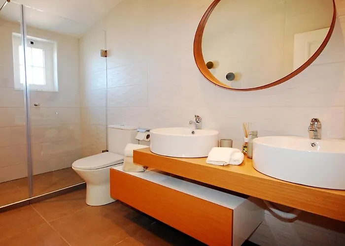 בית נופש Ponta Grande 21 *